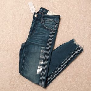 AE Hi-rise Jegging Crop with side stripe